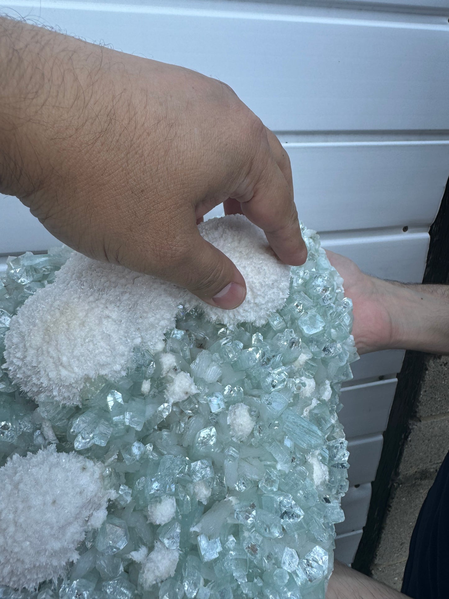 Spectacular Light Green Apophyllite Combined With Mordenite And Stilbite Specimen From India